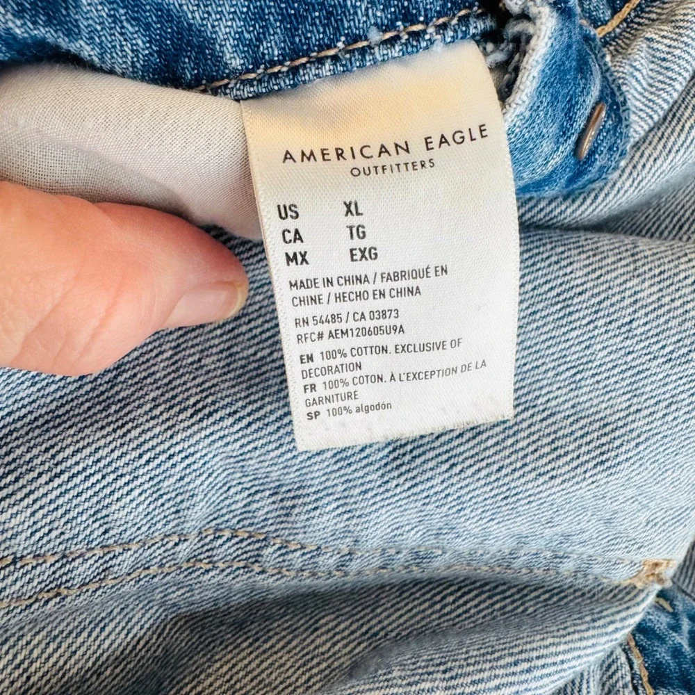American Eagle‎ 90s Boyfriend Denim Shortalls Size XL Light Wash Distressed - Picture 9 of 10